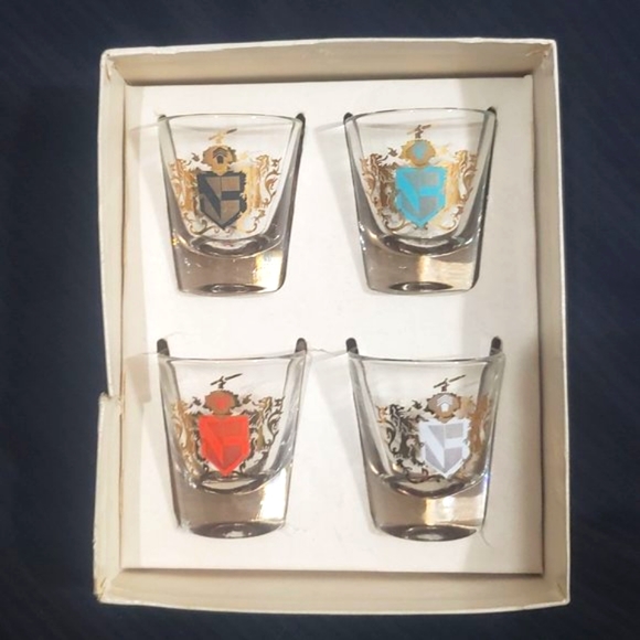 Coat of Arms Shot Glasses Camelot Rumpus Set - Picture 1 of 11